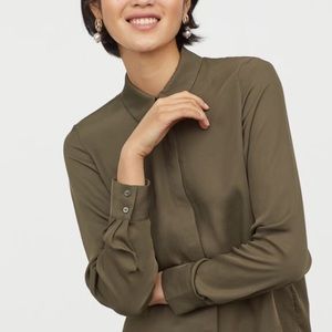H&M green button-down